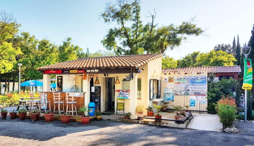 Camping Porte Des Alpilles By M.A Destination Glamping Saint-Etienne-du-Gres ภายนอก รูปภาพ