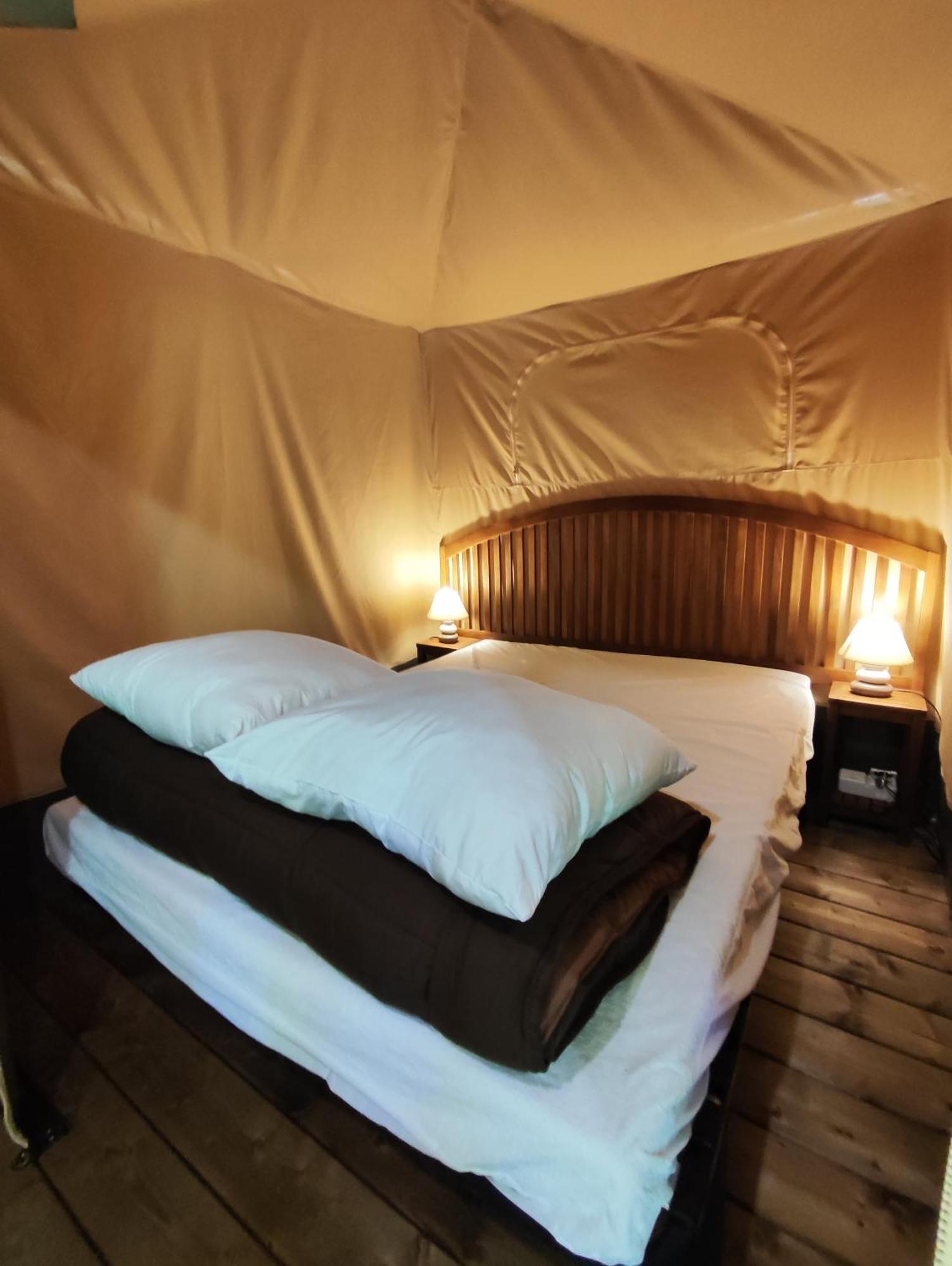 Camping Porte Des Alpilles By M.A Destination Glamping Saint-Etienne-du-Gres ภายนอก รูปภาพ