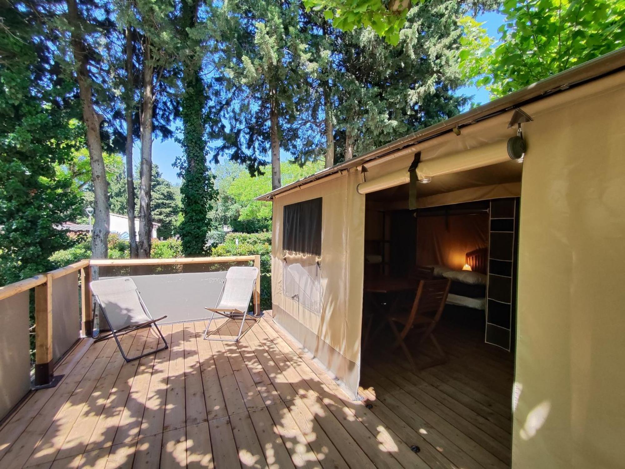 Camping Porte Des Alpilles By M.A Destination Glamping Saint-Etienne-du-Gres ภายนอก รูปภาพ