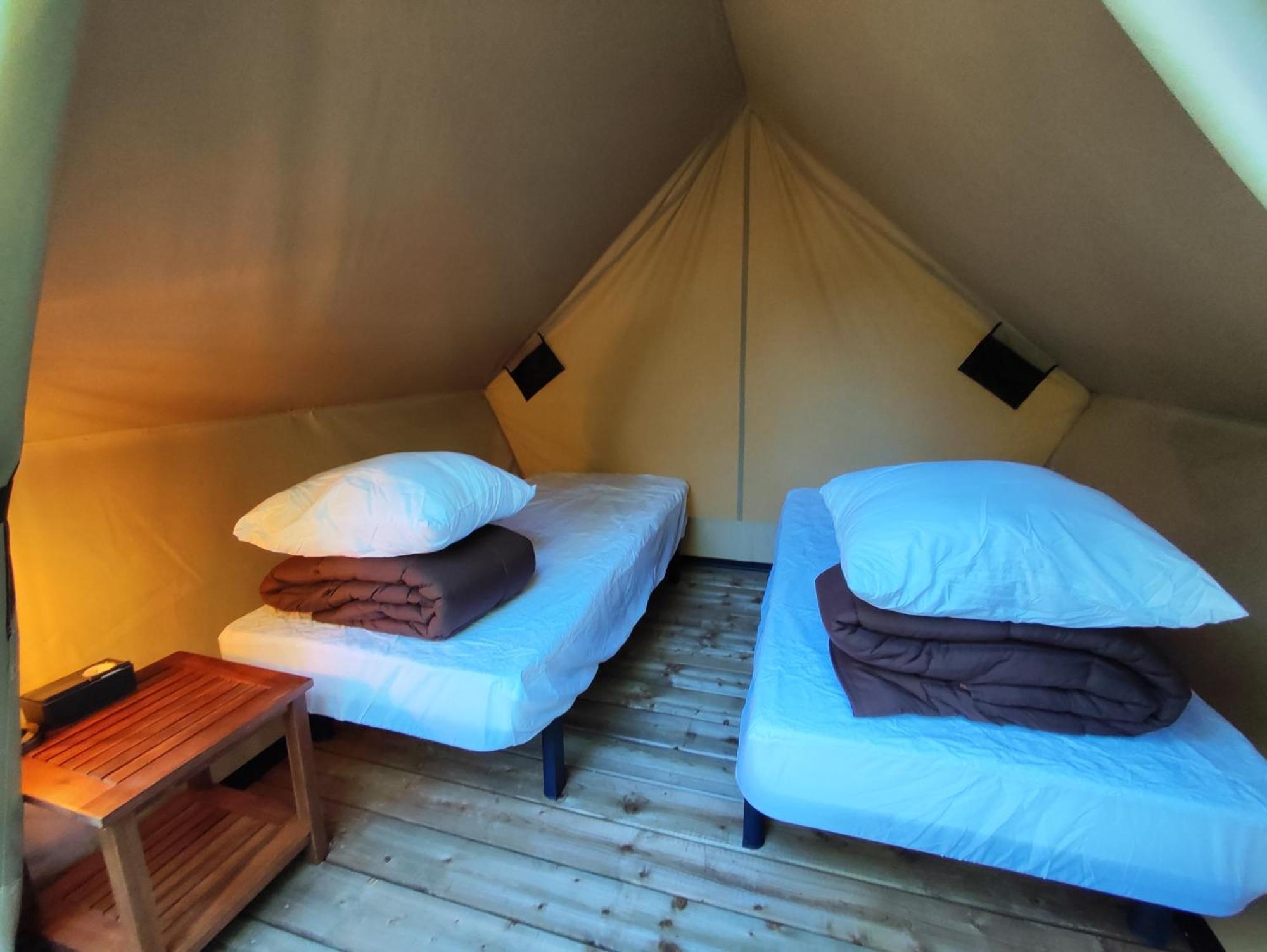 Camping Porte Des Alpilles By M.A Destination Glamping Saint-Etienne-du-Gres ภายนอก รูปภาพ