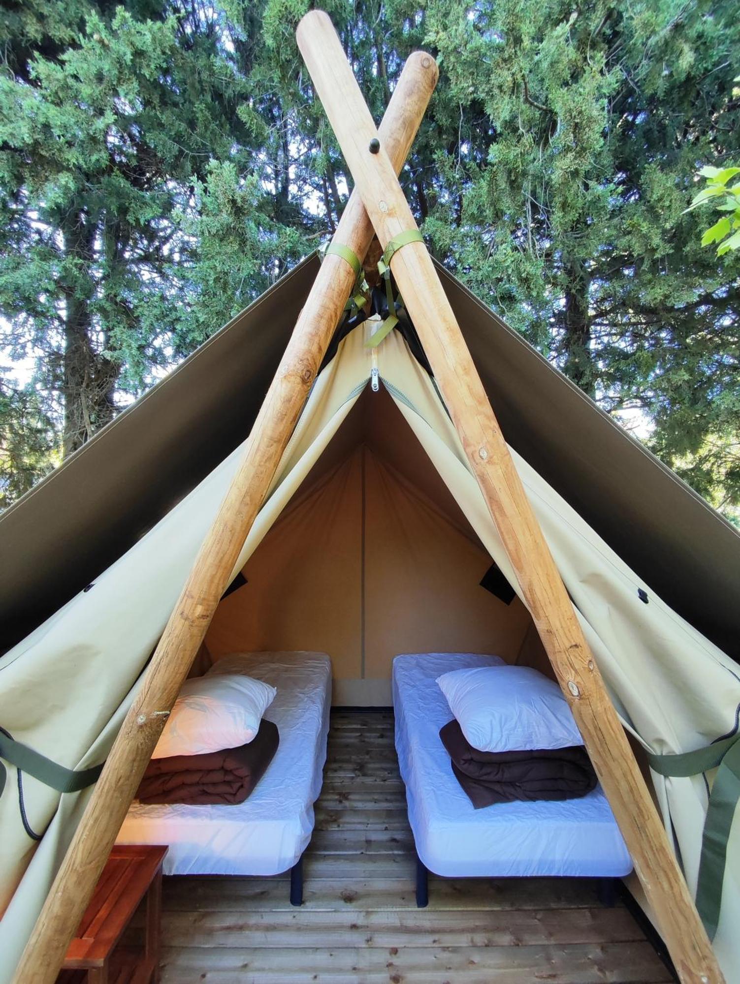 Camping Porte Des Alpilles By M.A Destination Glamping Saint-Etienne-du-Gres ภายนอก รูปภาพ