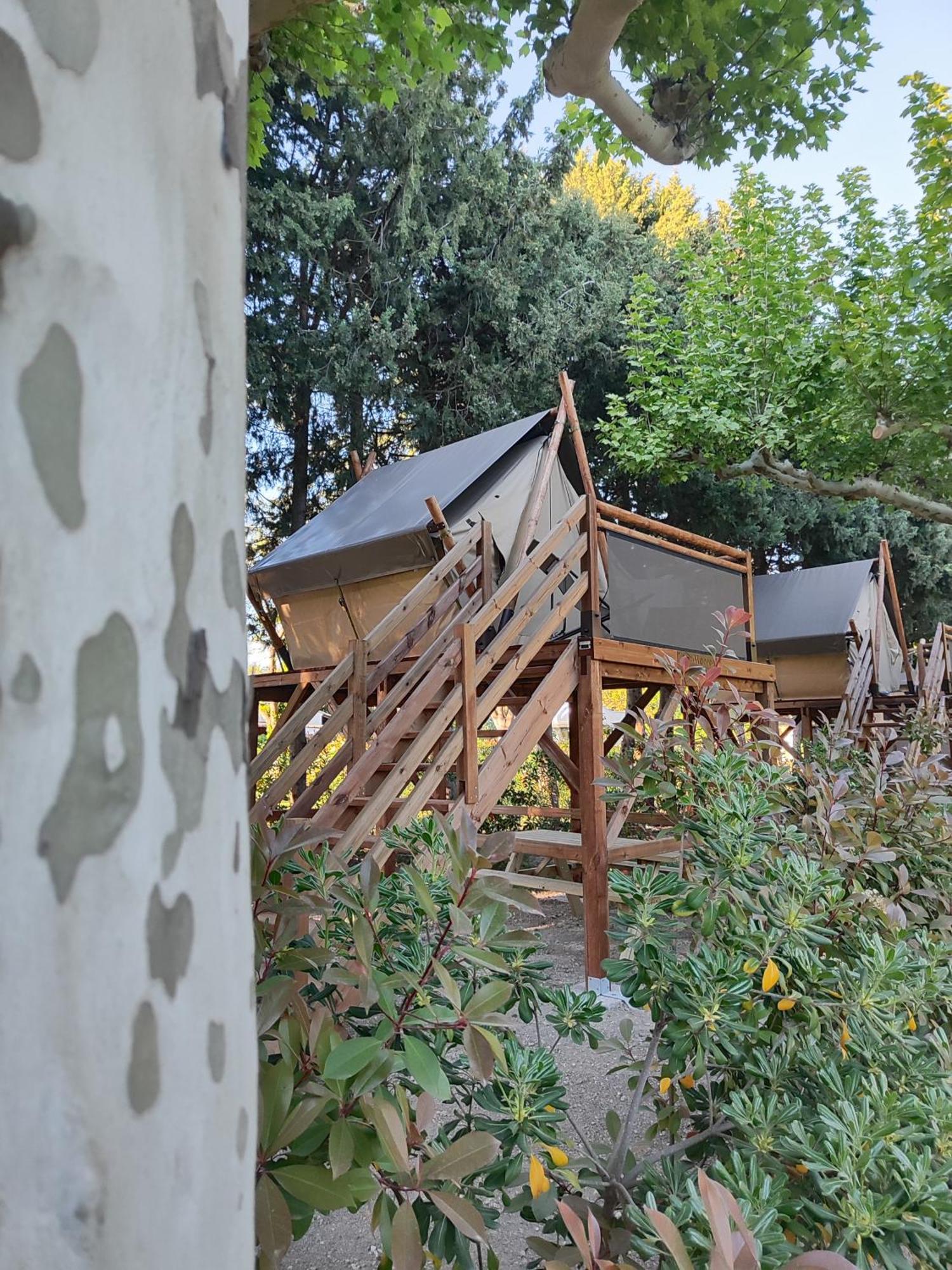 Camping Porte Des Alpilles By M.A Destination Glamping Saint-Etienne-du-Gres ภายนอก รูปภาพ