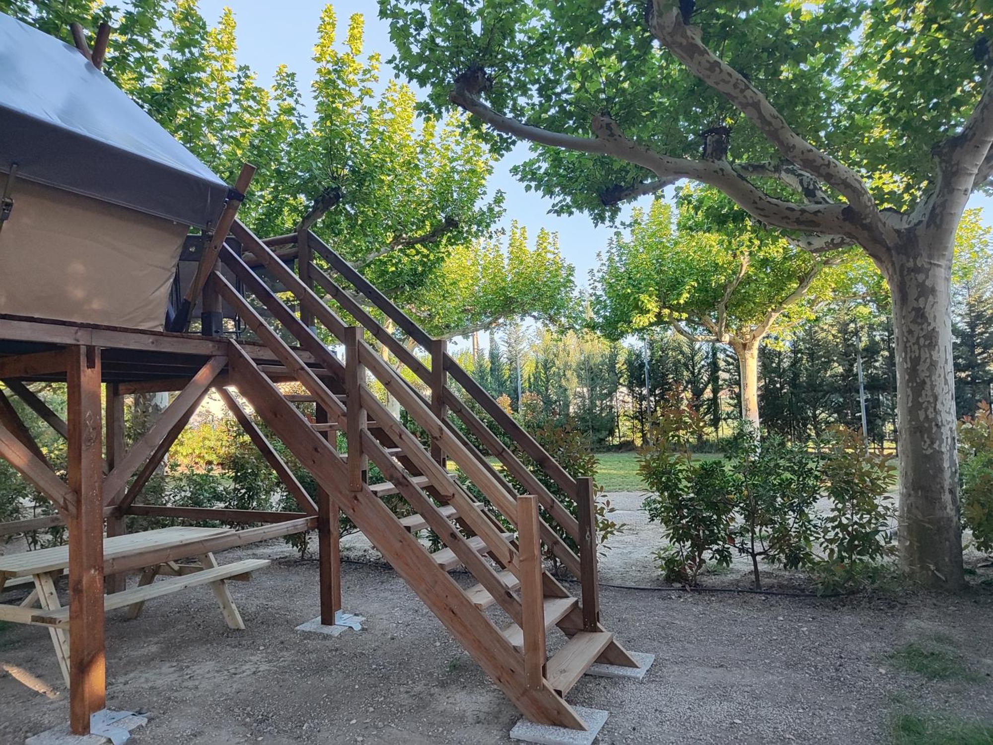 Camping Porte Des Alpilles By M.A Destination Glamping Saint-Etienne-du-Gres ภายนอก รูปภาพ