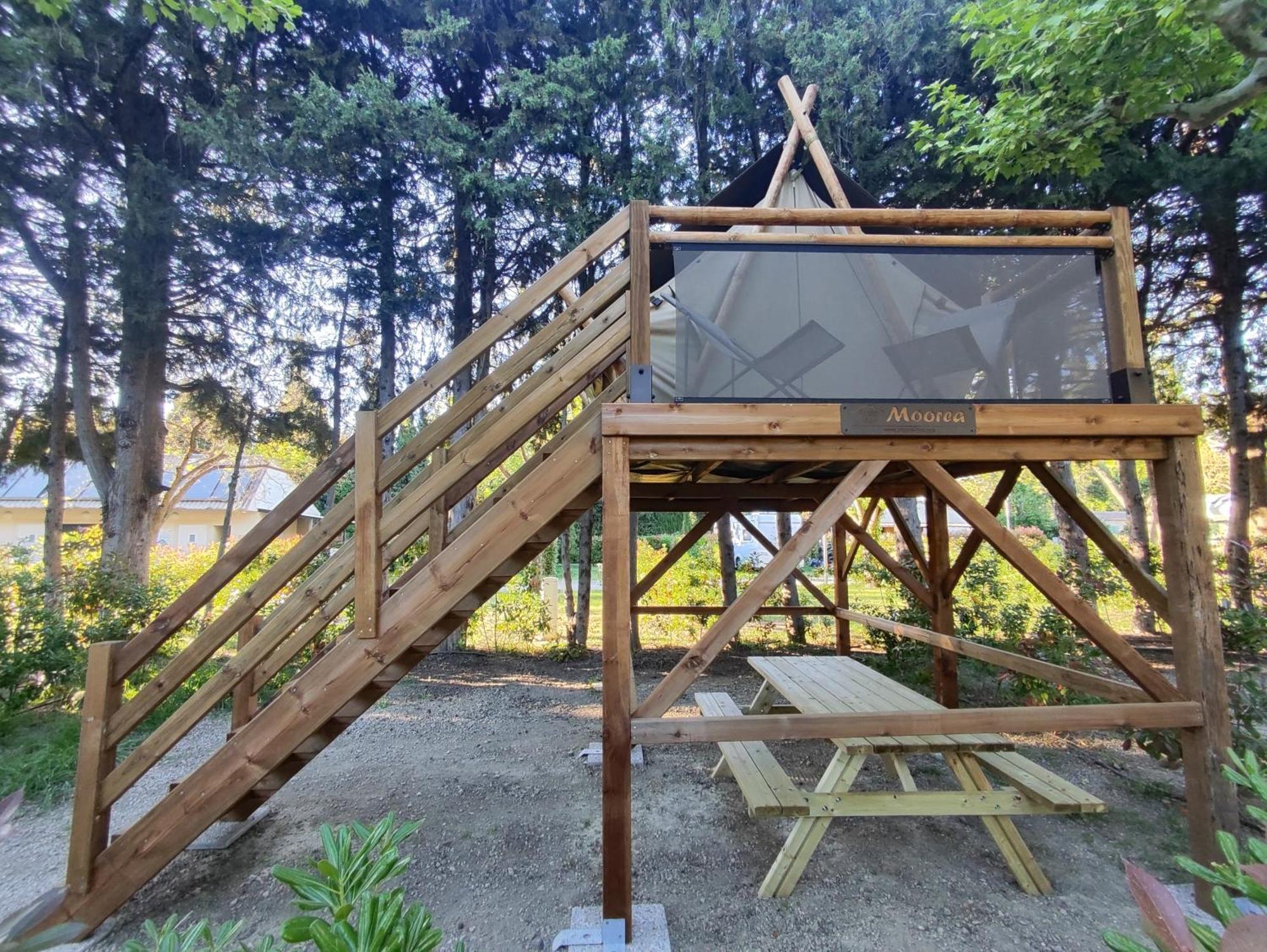 Camping Porte Des Alpilles By M.A Destination Glamping Saint-Etienne-du-Gres ภายนอก รูปภาพ