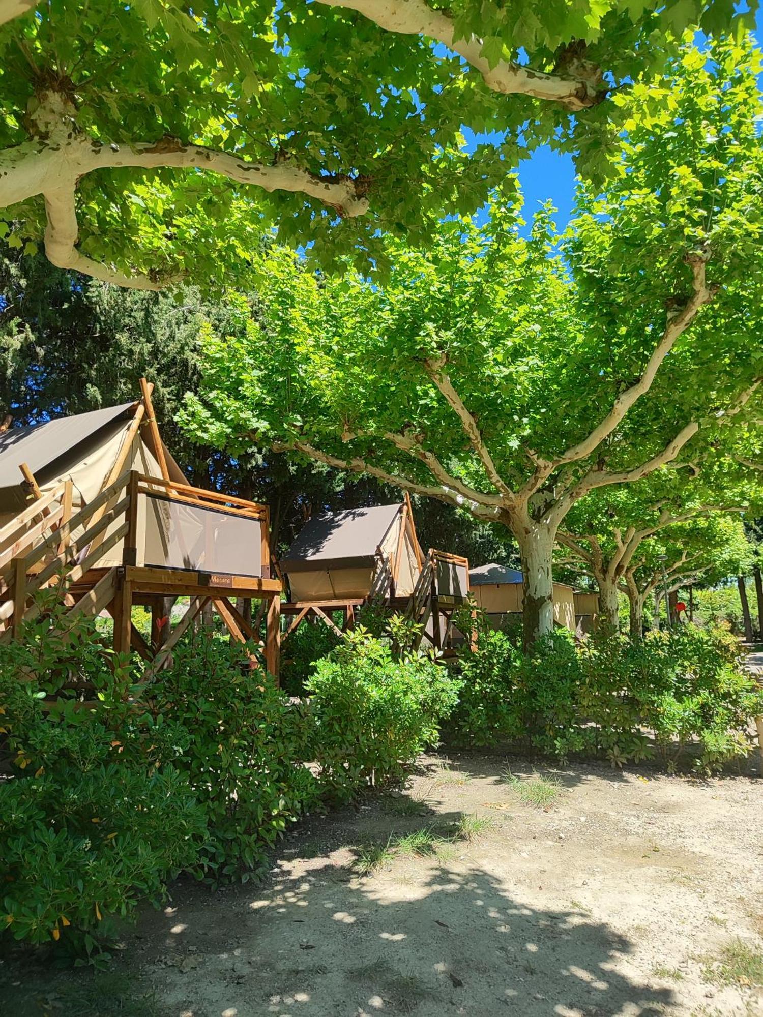 Camping Porte Des Alpilles By M.A Destination Glamping Saint-Etienne-du-Gres ภายนอก รูปภาพ