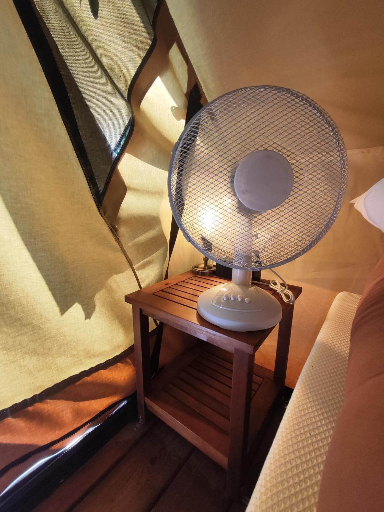 Camping Porte Des Alpilles By M.A Destination Glamping Saint-Etienne-du-Gres ภายนอก รูปภาพ