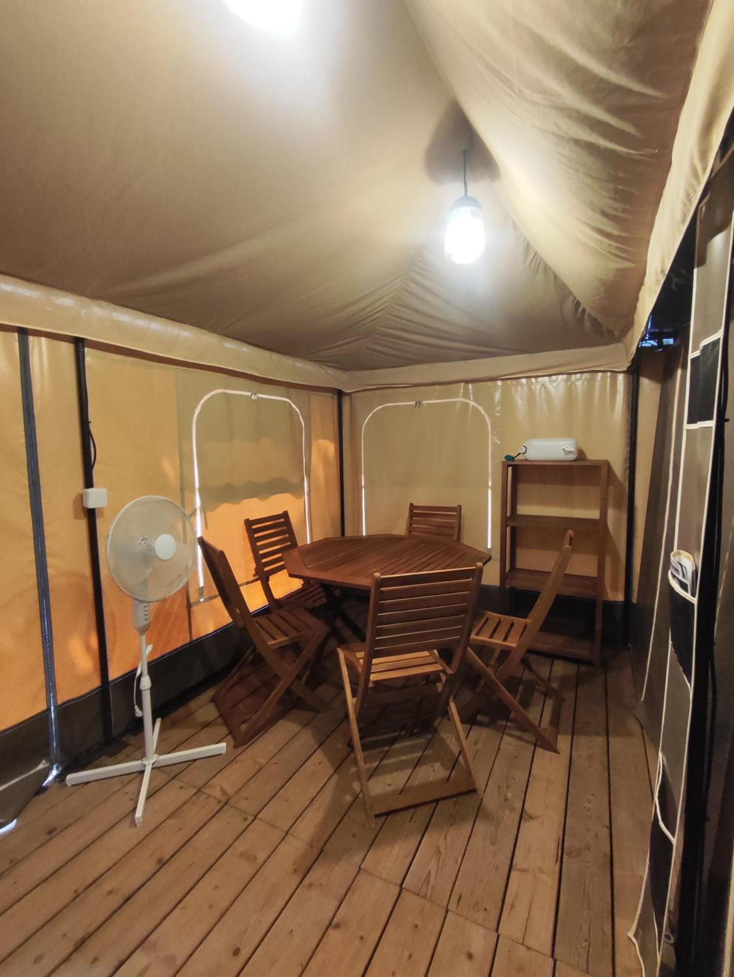 Camping Porte Des Alpilles By M.A Destination Glamping Saint-Etienne-du-Gres ภายนอก รูปภาพ